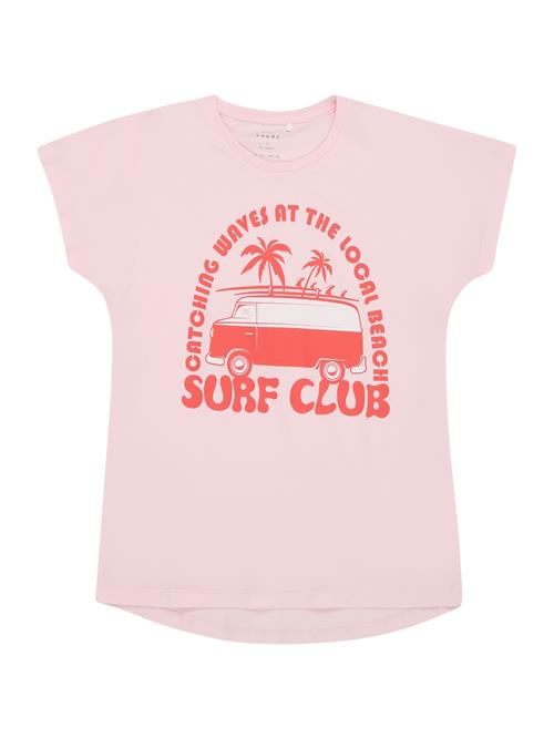 Se NAME IT Bluser & t-shirts 'NKFVIOLET'  mørkeorange / lyserød / hvid ved About You