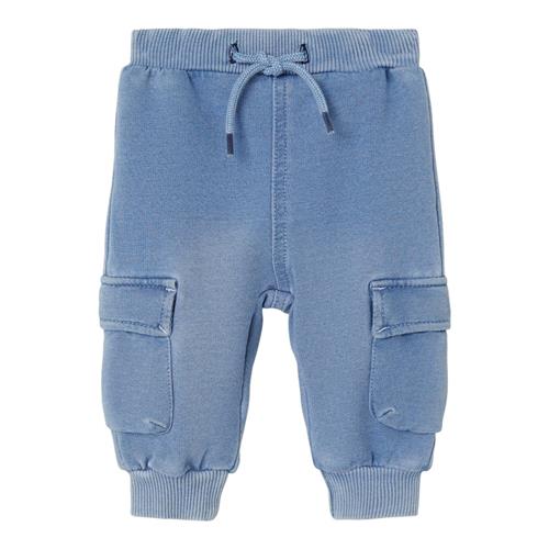 Se NAME IT Baby Cargobukser Ben Light Blue Denim hos SmartKidz