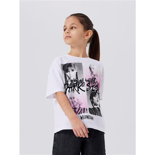 Se NAME IT Wednesday T-shirt Oxa Bright White hos SmartKidz