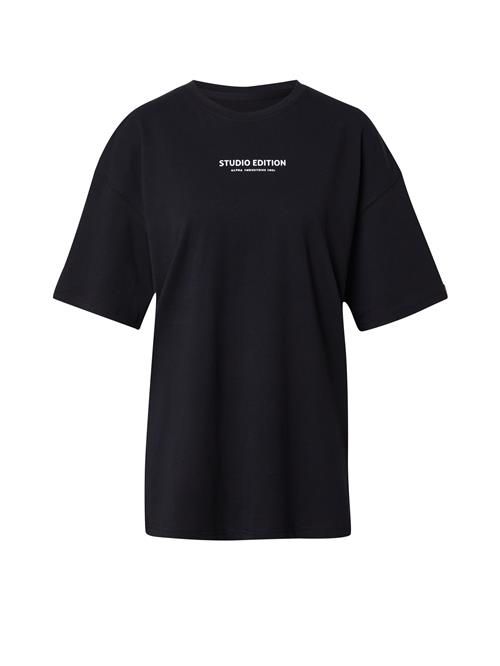 Se ALPHA INDUSTRIES Shirts 'Studio Edition'  lavendel / sort / hvid ved About You