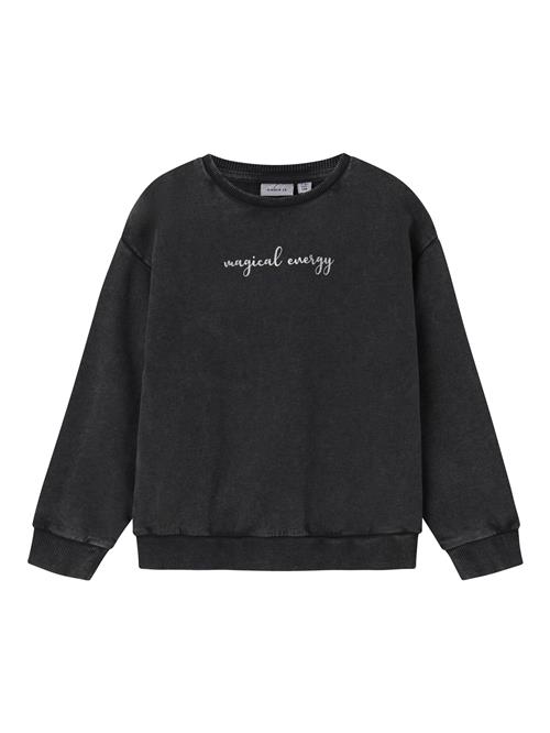 Se NAME IT Sweatshirt  sort / sølv ved About You