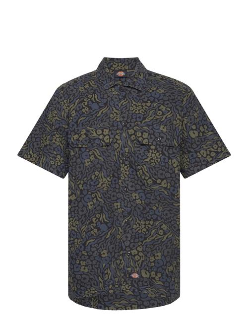 Se Short Sleeve Saltville Shirt Dickies Green ved Booztlet