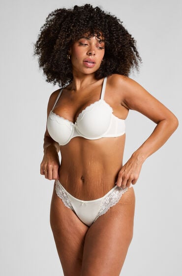 Hunkemöller Caro brasiliansk trusse med høj benudskæring Hvid