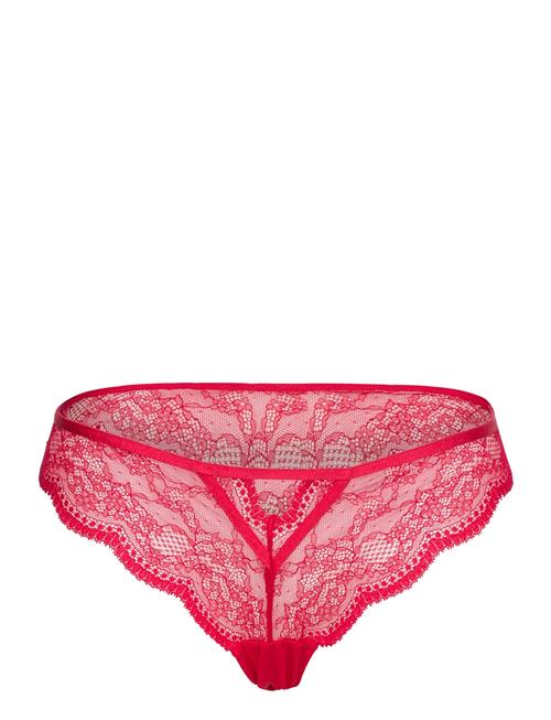 Se Isabelle Cheekini Hunkemöller Red ved Booztlet
