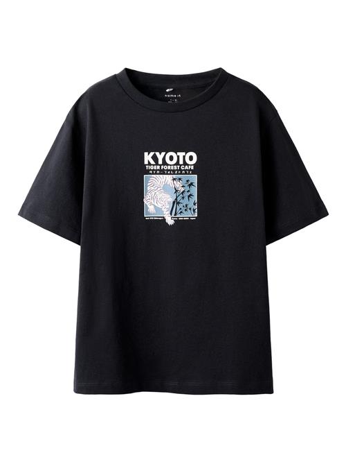 Se NAME IT T-shirt Jacob Black hos SmartKidz