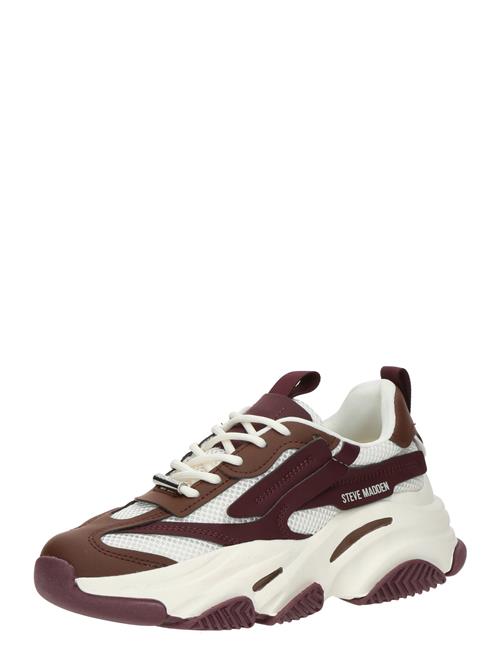 Se STEVE MADDEN Sneaker low 'Possession'  brun / vinrød / uldhvid ved About You