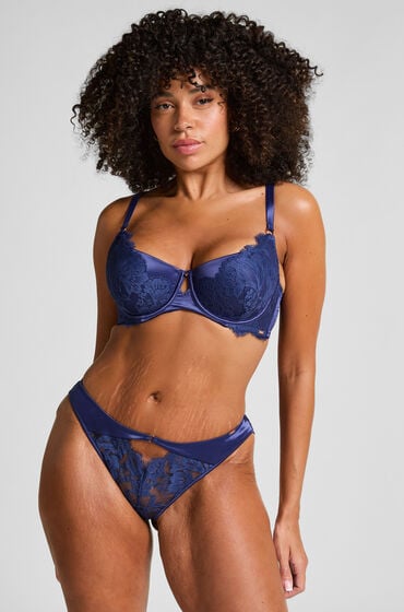 Se Hunkemöller Grace brasiliansk trusse med høj benudskæring blå ved Hunkemøller