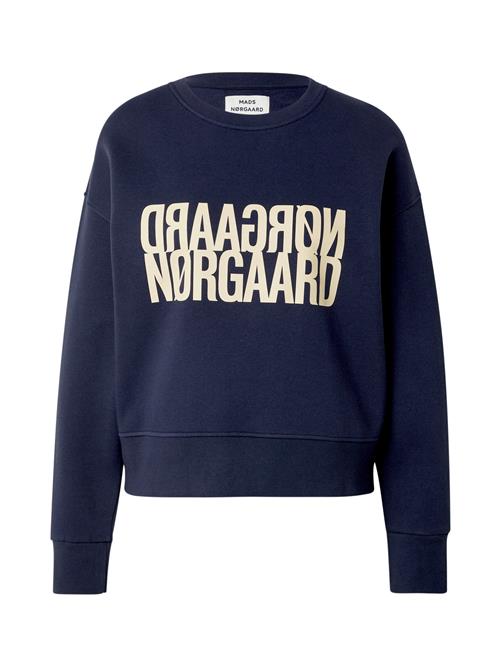 Se MADS NORGAARD COPENHAGEN Sweatshirt 'Tilvina'  mørkeblå / lysegul ved About You