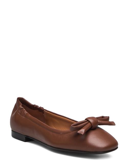 Ballerina Billi Bi Brown