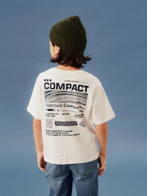 Se NAME IT T-shirt Nelson Coconut Milk hos SmartKidz