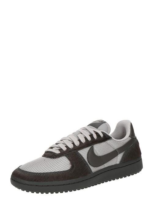 Se Nike Sportswear Sneaker low 'FIELD'  grå / sort ved About You