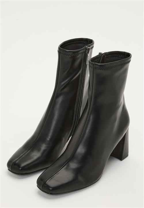 Steve Madden Hurst  classic Boots
