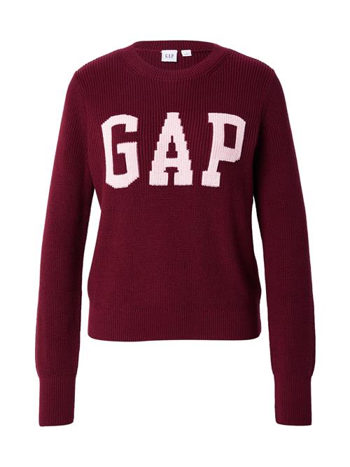 Se GAP Pullover  pastelpink / vinrød ved About You