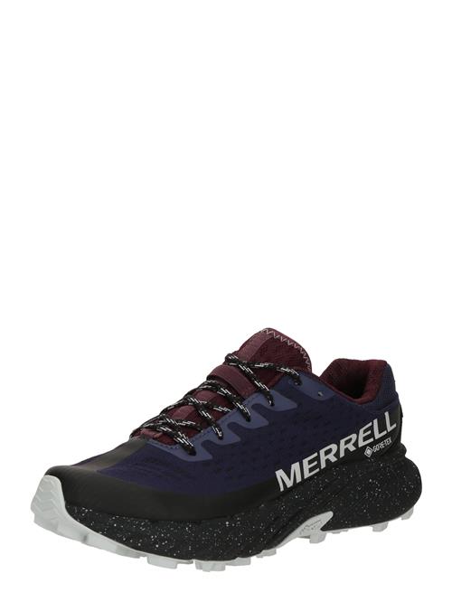 Se MERRELL Lave sko 'AGILITY PEAK 5'  marin / cyclam / sort / hvid ved About You