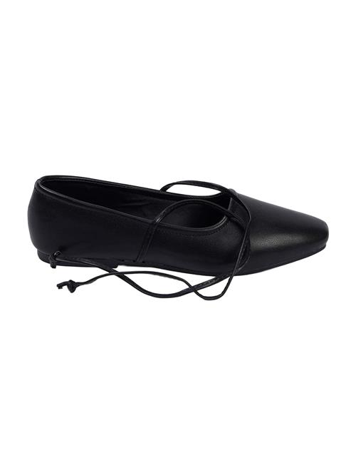 Trendyol Ballerinasko med rem  sort