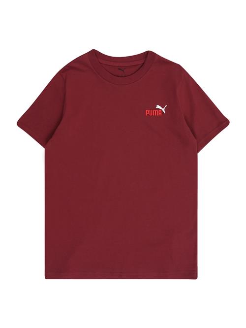 Se PUMA Shirts 'ESS No. 1'  rød / bordeaux / hvid ved About You