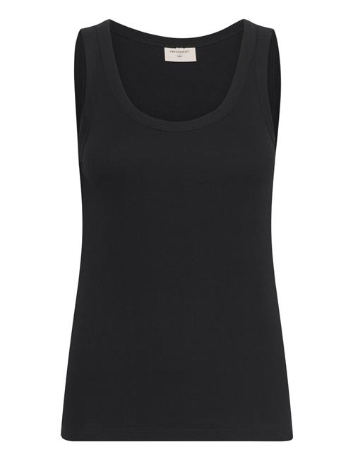 Top From Freequent In A Soft, Ribbed Material. The Top Has A Simple Silhouette W FREE/QUENT Black