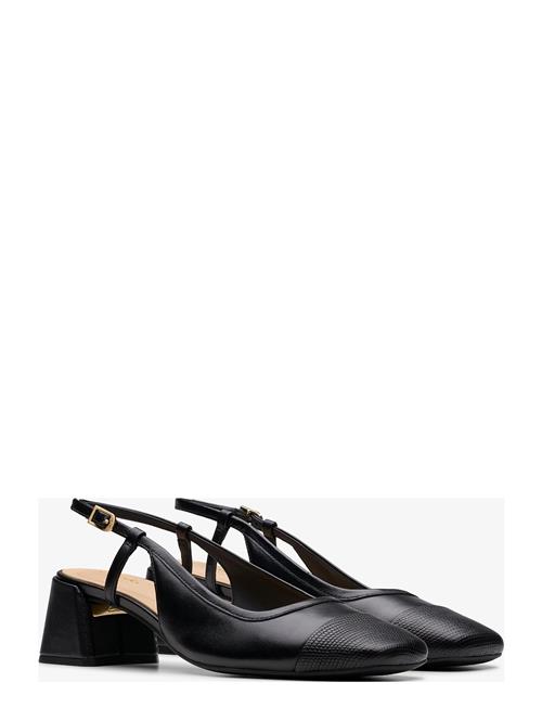 Nyta45 Sling D Clarks Black