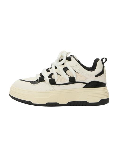 STEVE MADDEN Sneaker low 'Boomer'  ecru / sort
