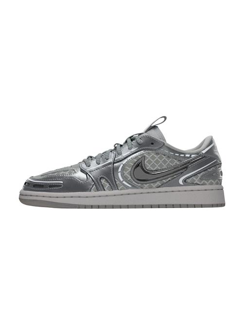 Se Jordan Sneaker low 'AIR JORDAN 1'  grå / sølv / hvid ved About You