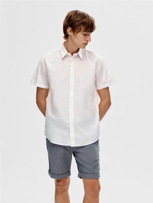 Se SLHREG-NEW LINEN SHIRT SS NOOS hos Din tøjmand