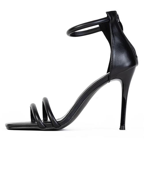 Celena Sandaler 'Cassy'  sort