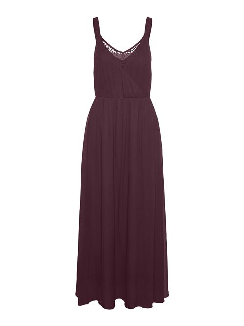 Se VERO MODA Sommerkjole  vinrød ved About You