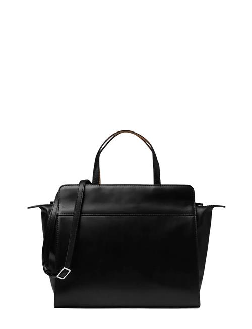 Mia Mighty Saddler Black
