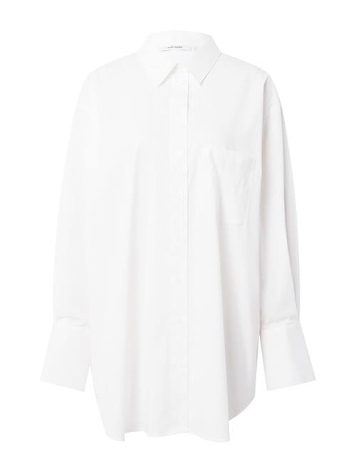 Se Oval Square Bluse 'Smithy'  hvid ved About You