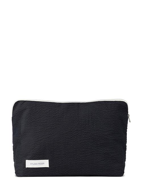 Celia Toiletry Bag - Seersucker STUDIO FEDER Black