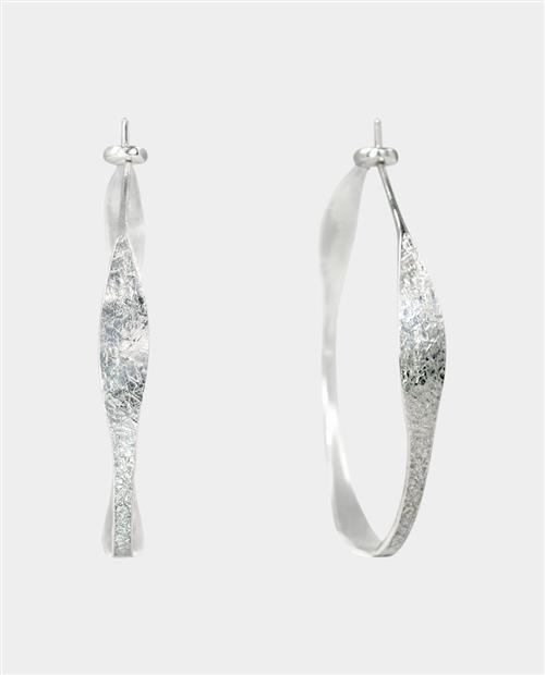 Clara da Silva - mellemstore hamrede kreoler i sølv