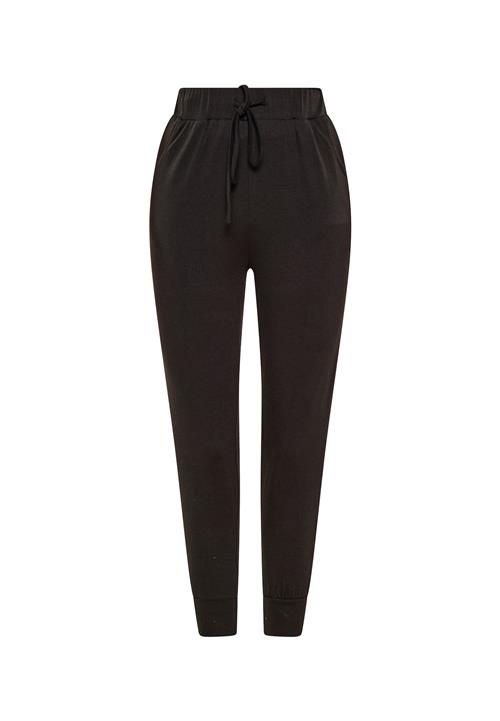 Usha Bukser 'Fashion Look'  sort