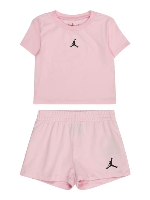 Jordan Sæt 'ESSENTIALS'  lyserød / sort