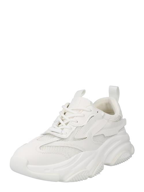 Se STEVE MADDEN Sneaker low 'Posses'  hvid hos About You