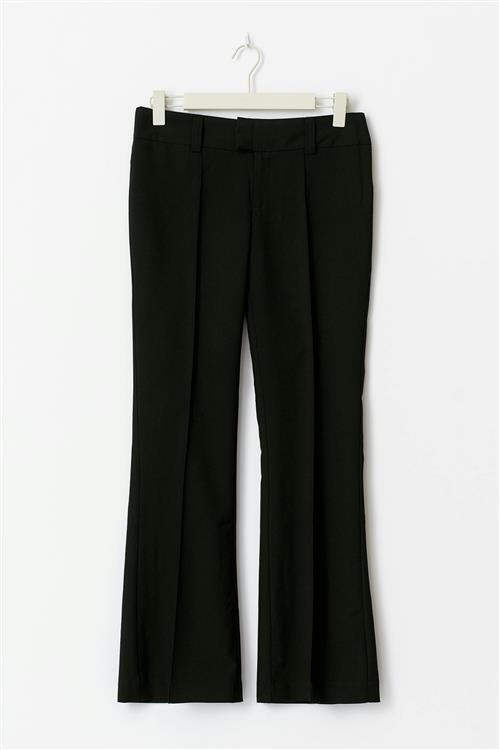 Gina Tricot - Petite low bootcut trousers - sorte-habitbukser - Sort - 34 - Dame