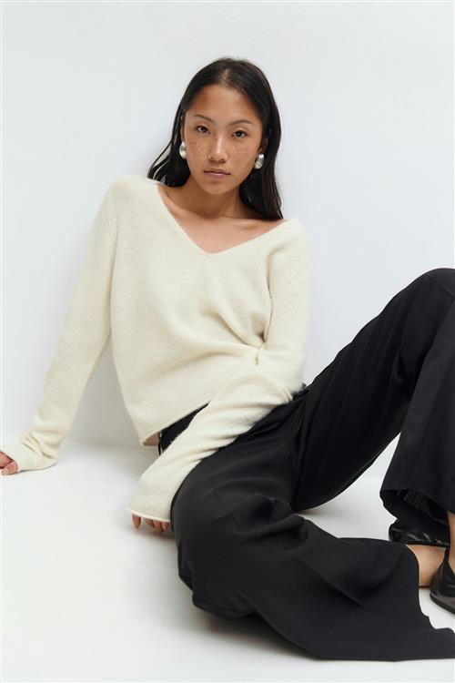 Gina Tricot - Loose v-neck knit sweater - Striktrøjer - Hvid - XL - Dame