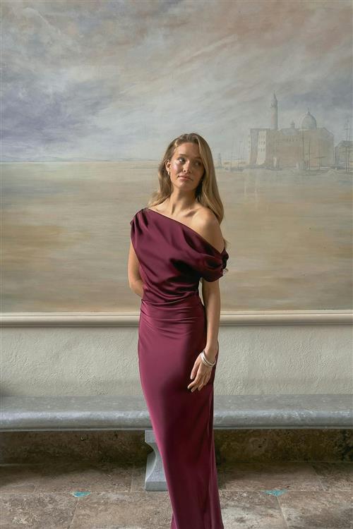 Gina Tricot - Draped satin maxi dress - Lange kjoler - Rød - 32 - Dame