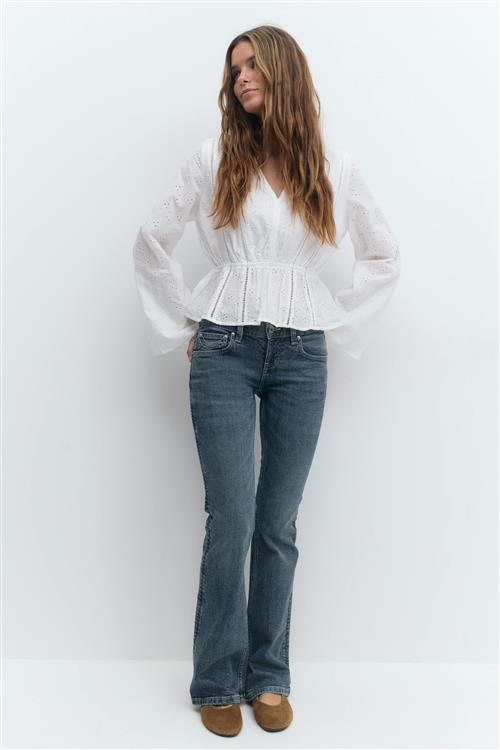 Gina Tricot - Ultra low bootcut jeans - Low waist jeans - Blå - 34 - Dame