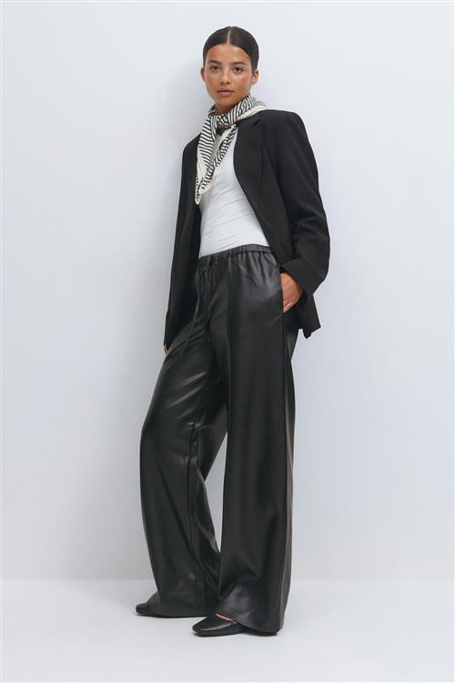 Gina Tricot - Wide drawstring pu trousers - PU-Læderbukser - Sort - 36 - Dame