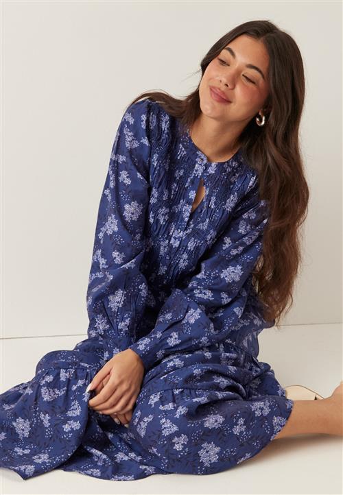 Happy Holly Smock Midi Dress