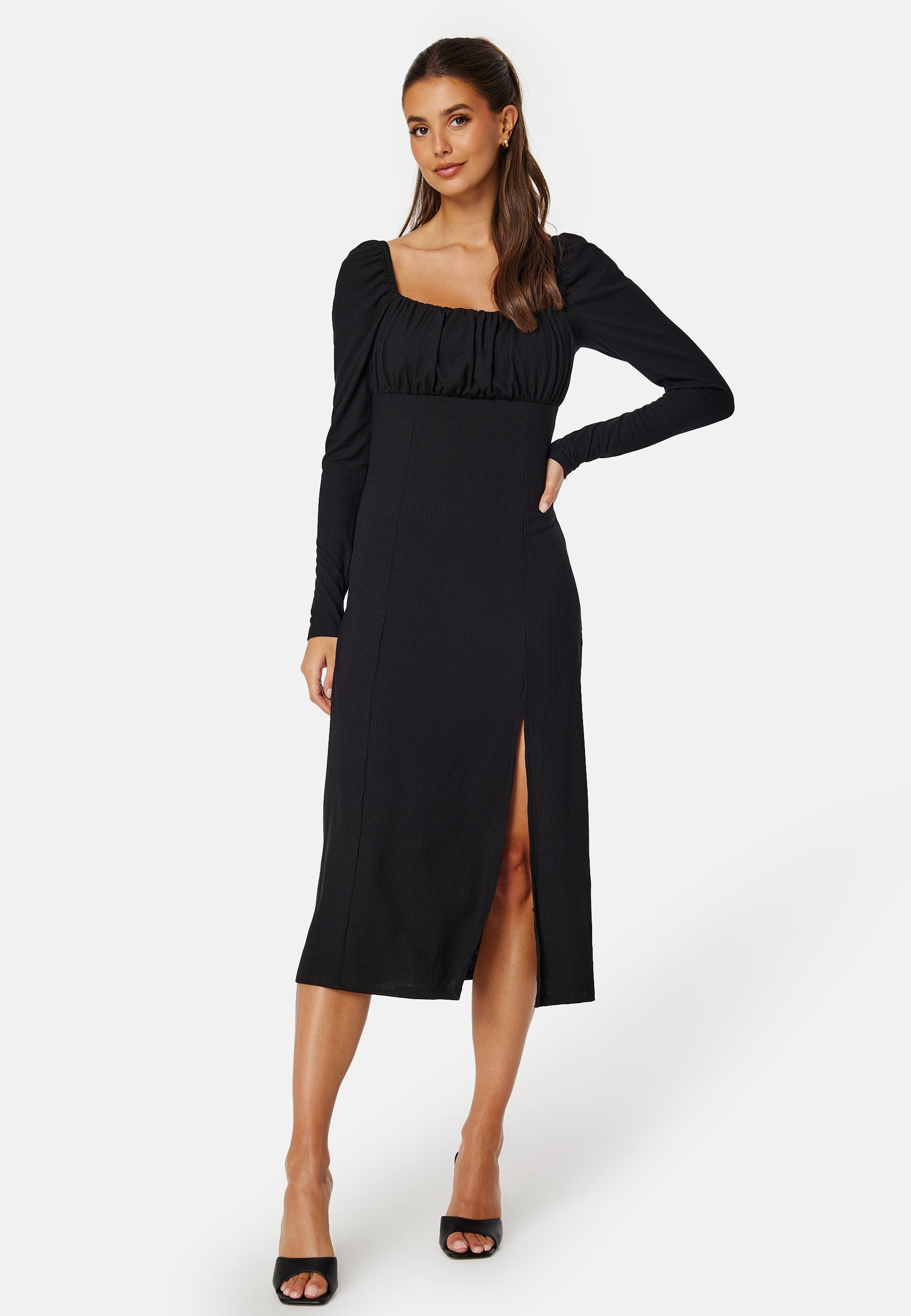 BUBBLEROOM Rushed Square Neck Midi Dress