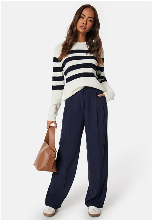 Happy Holly Striped O-neck  Knitted Sweater