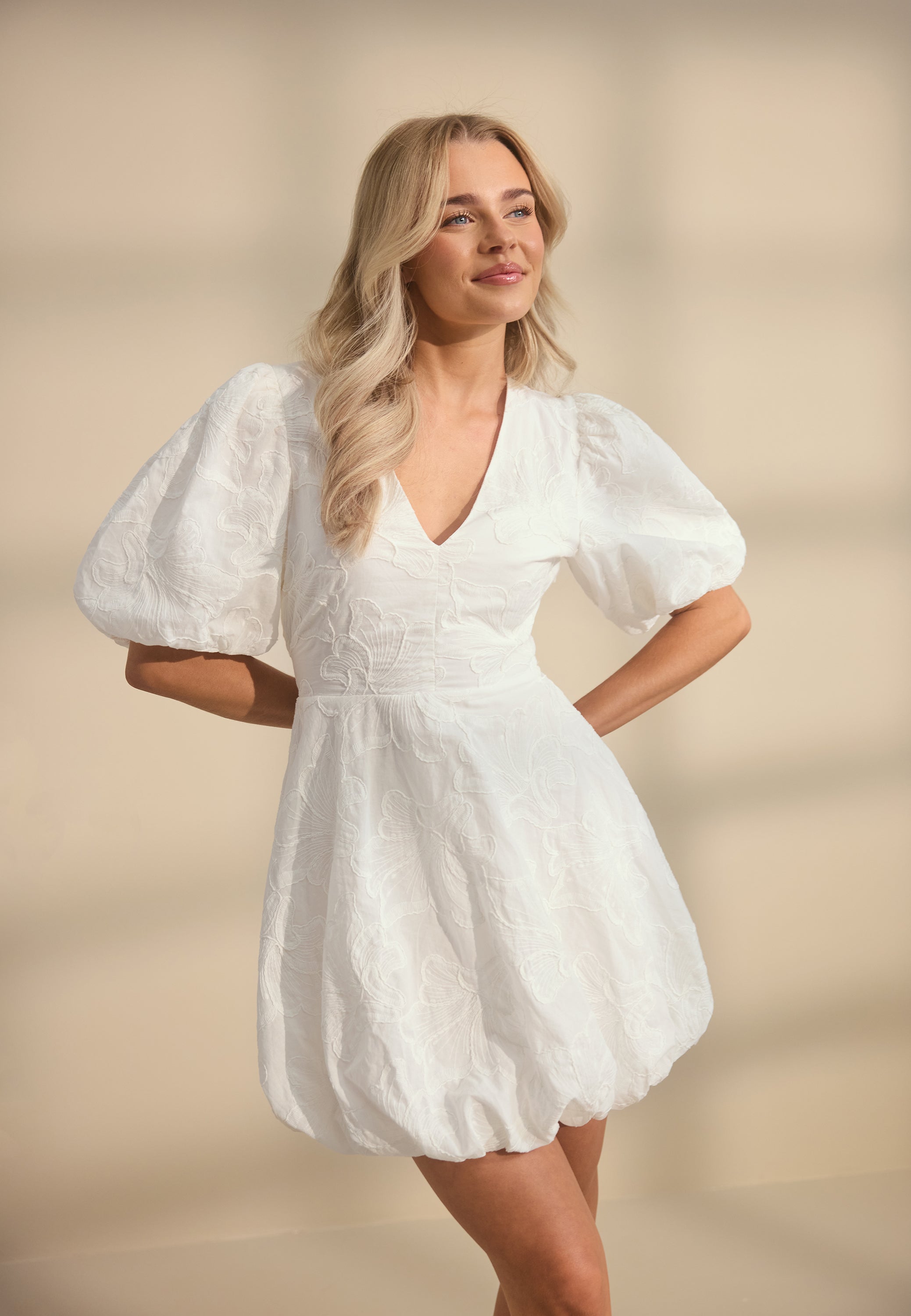Bubbleroom Occasion V-neck Bubble Hem Short Dress