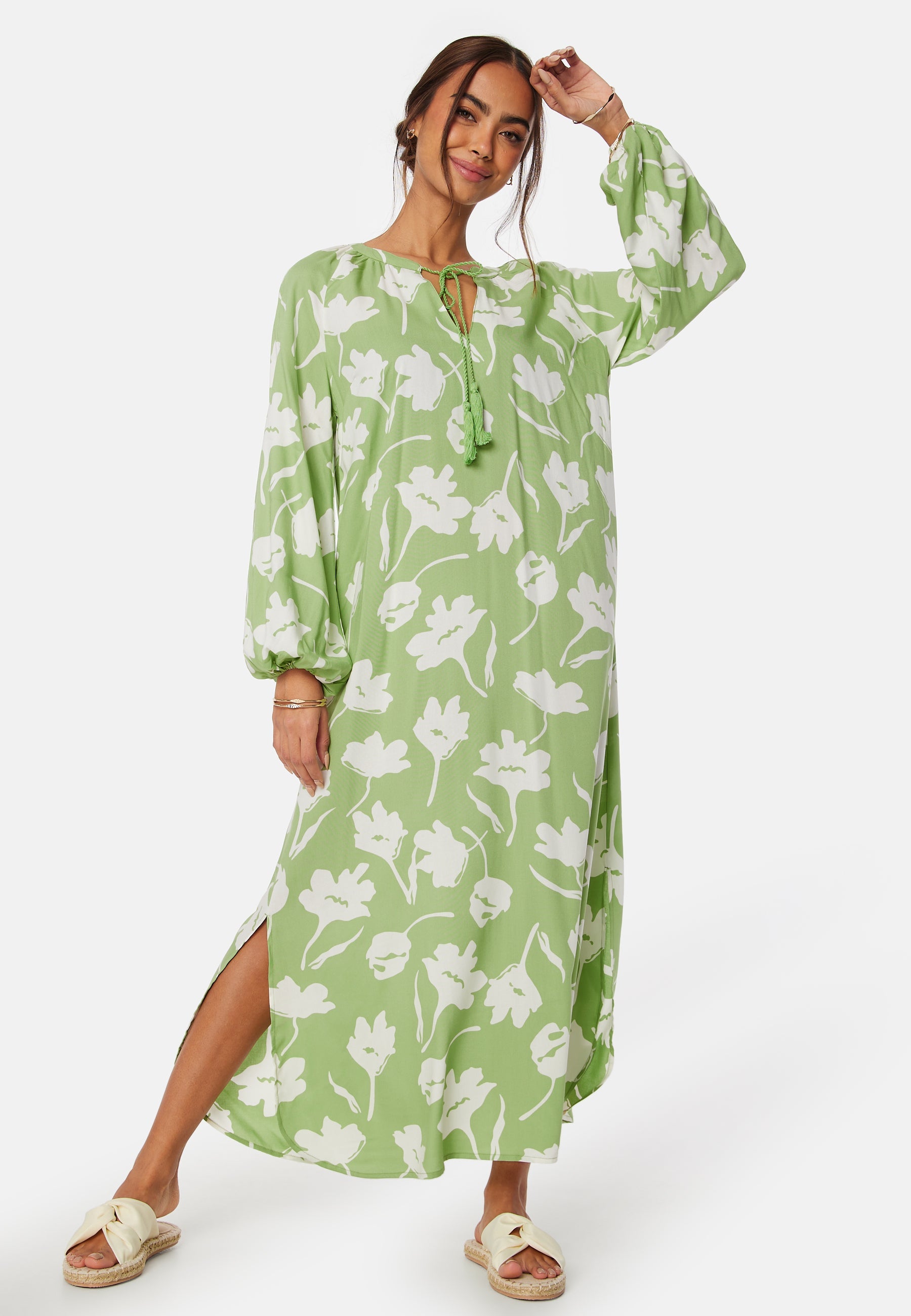 Happy Holly V-neck Raglan Viscose Dress