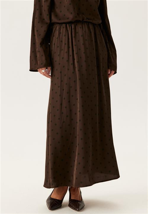 Se Pieces Pcjytta Hw Ankle Satin Skirt hos Bubbleroom