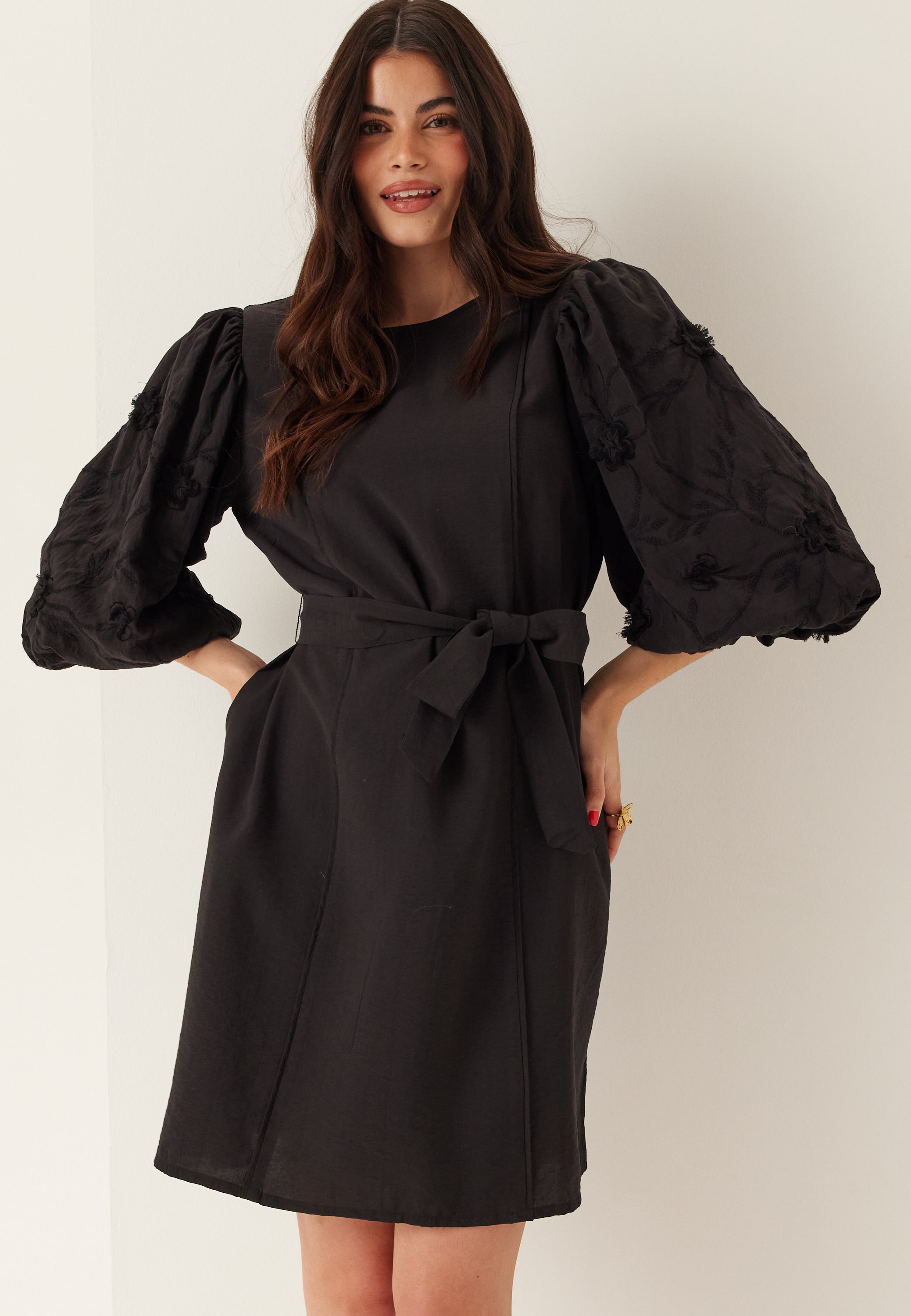 VILA Vimala O-neck 3/4 EMB. DRESS