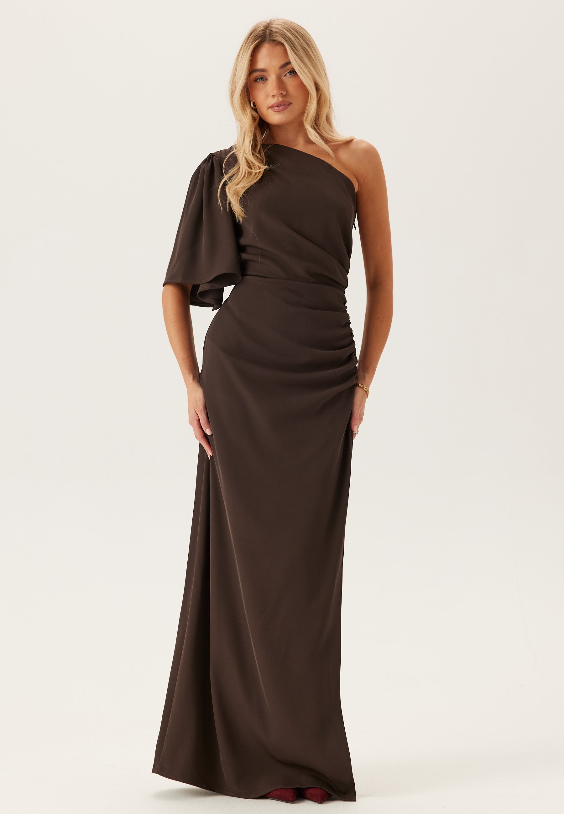 BUBBLEROOM OCCASION Ruched One Shoulder Gown