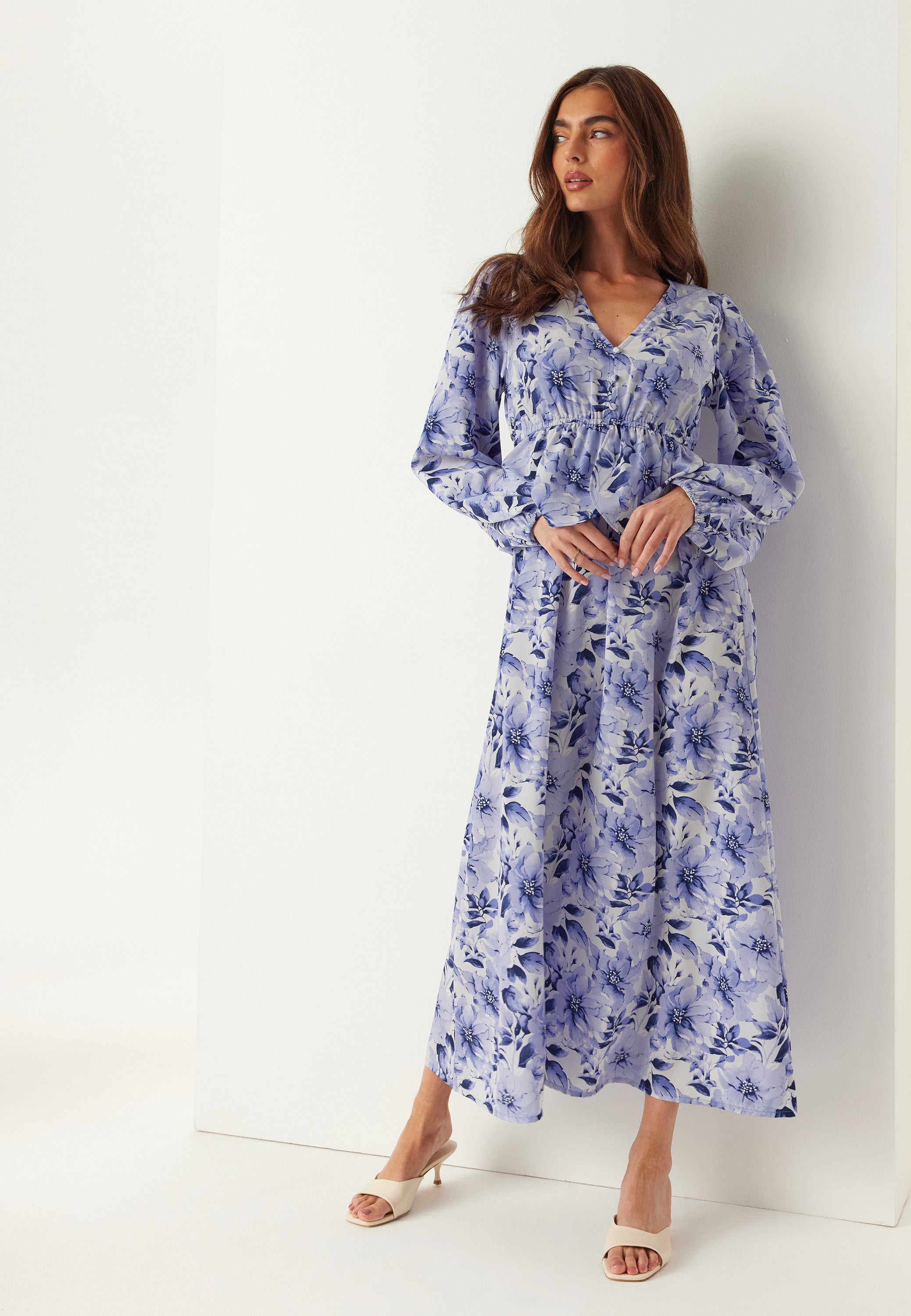 BUBBLEROOM V-neck Flounce Maxi Dress