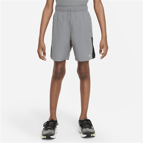 Nike Dri-FIT Challenger-løbeshorts til større børn (drenge) - grå