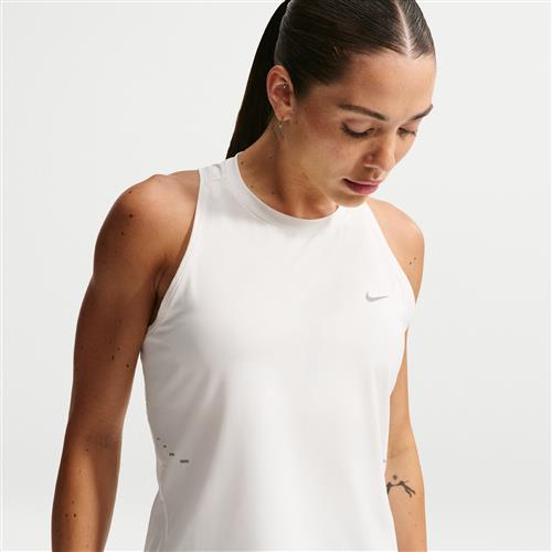 Nike Swift Dri-FIT-løbetanktop til kvinder - hvid